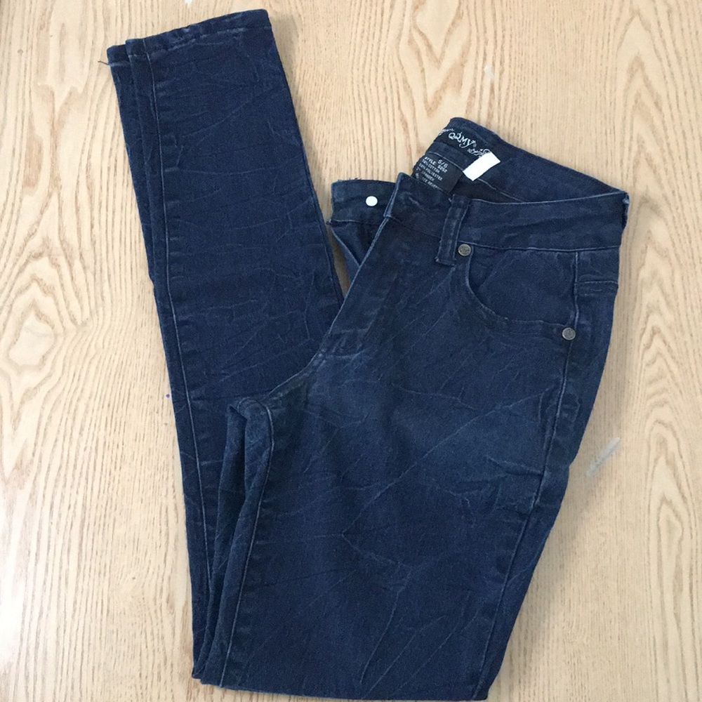 Juniors/Womens QQMY Very Stretchy Jeans Dark Blue Size 5/6